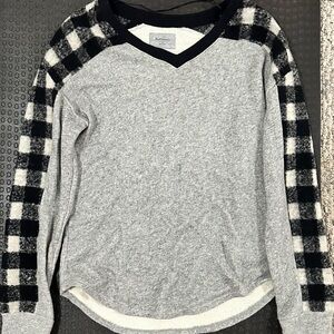Ruff Hewn Heather Gray Sweater with Black Accents